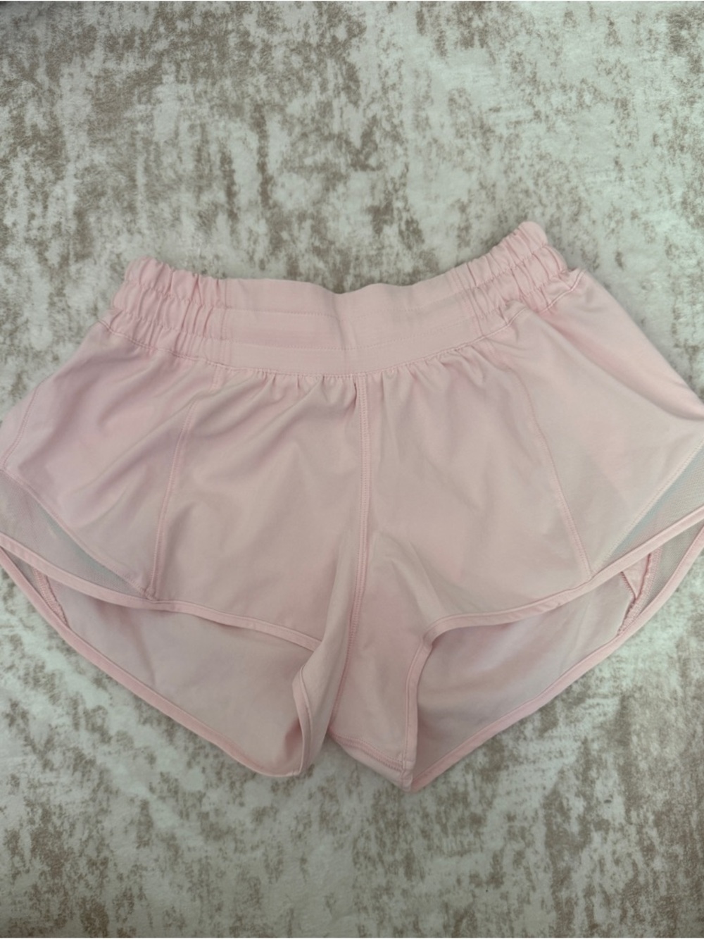 Lululemon Hotty Hot Shorts Light Pink Size 4 Low Rise 2.5”